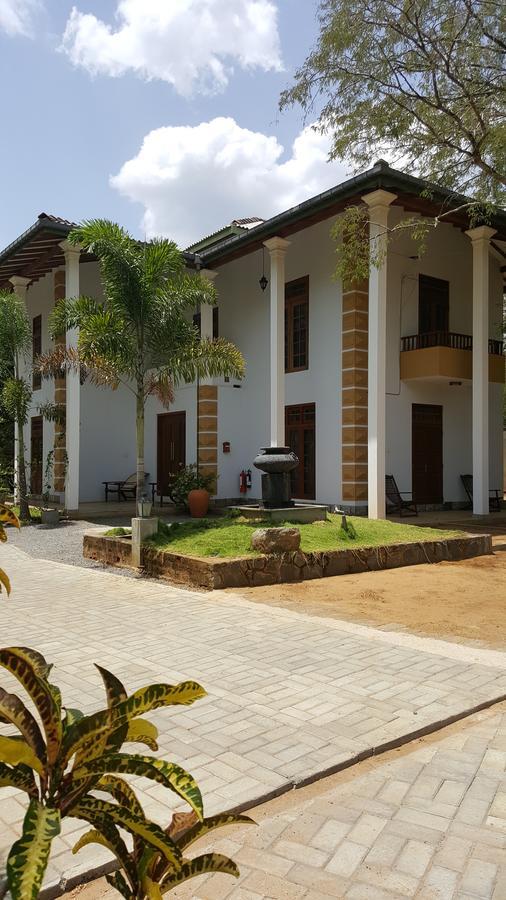 Lokuge Grand Resort Kataragama Exterior photo