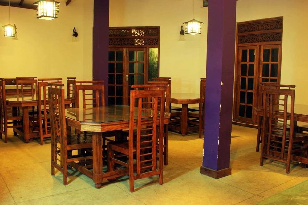 Lokuge Grand Resort Kataragama Exterior photo