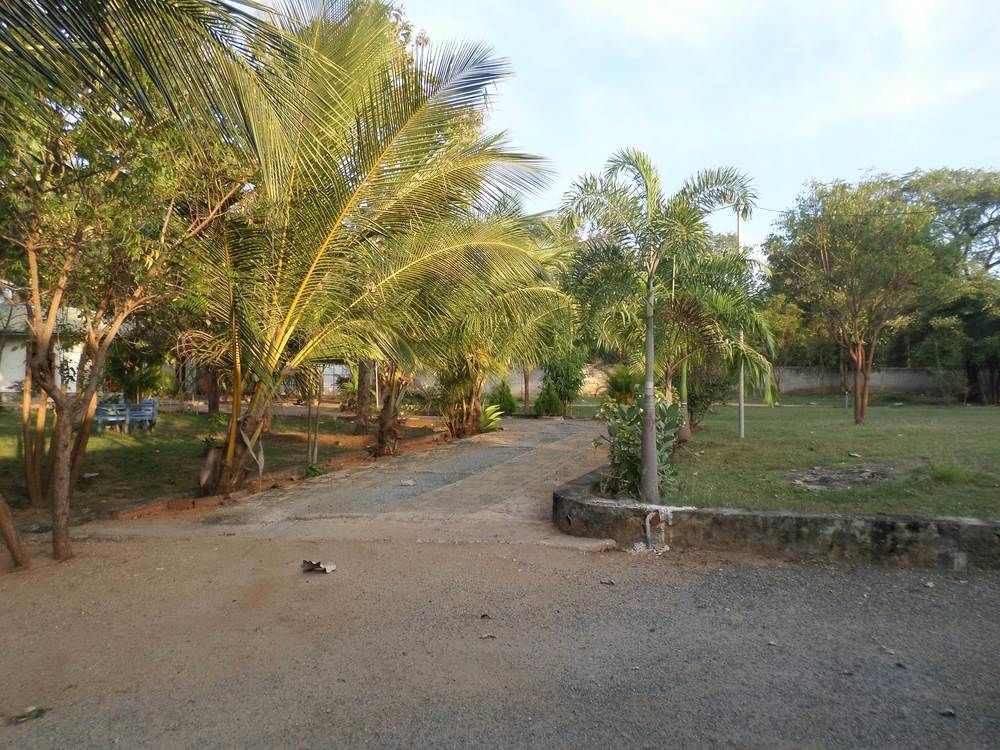 Lokuge Grand Resort Kataragama Exterior photo