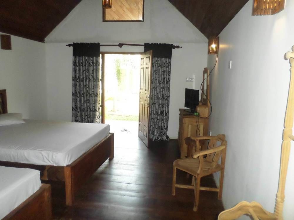 Lokuge Grand Resort Kataragama Exterior photo